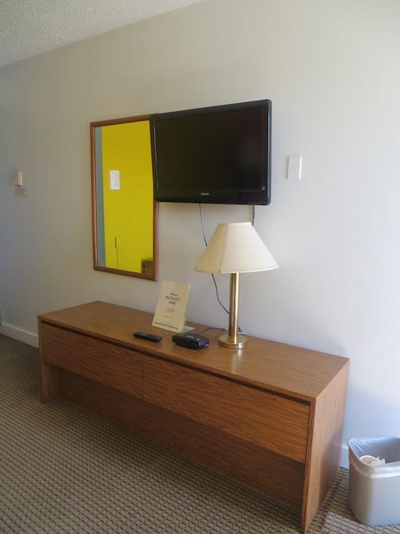 Budget Inn Adair Room photo